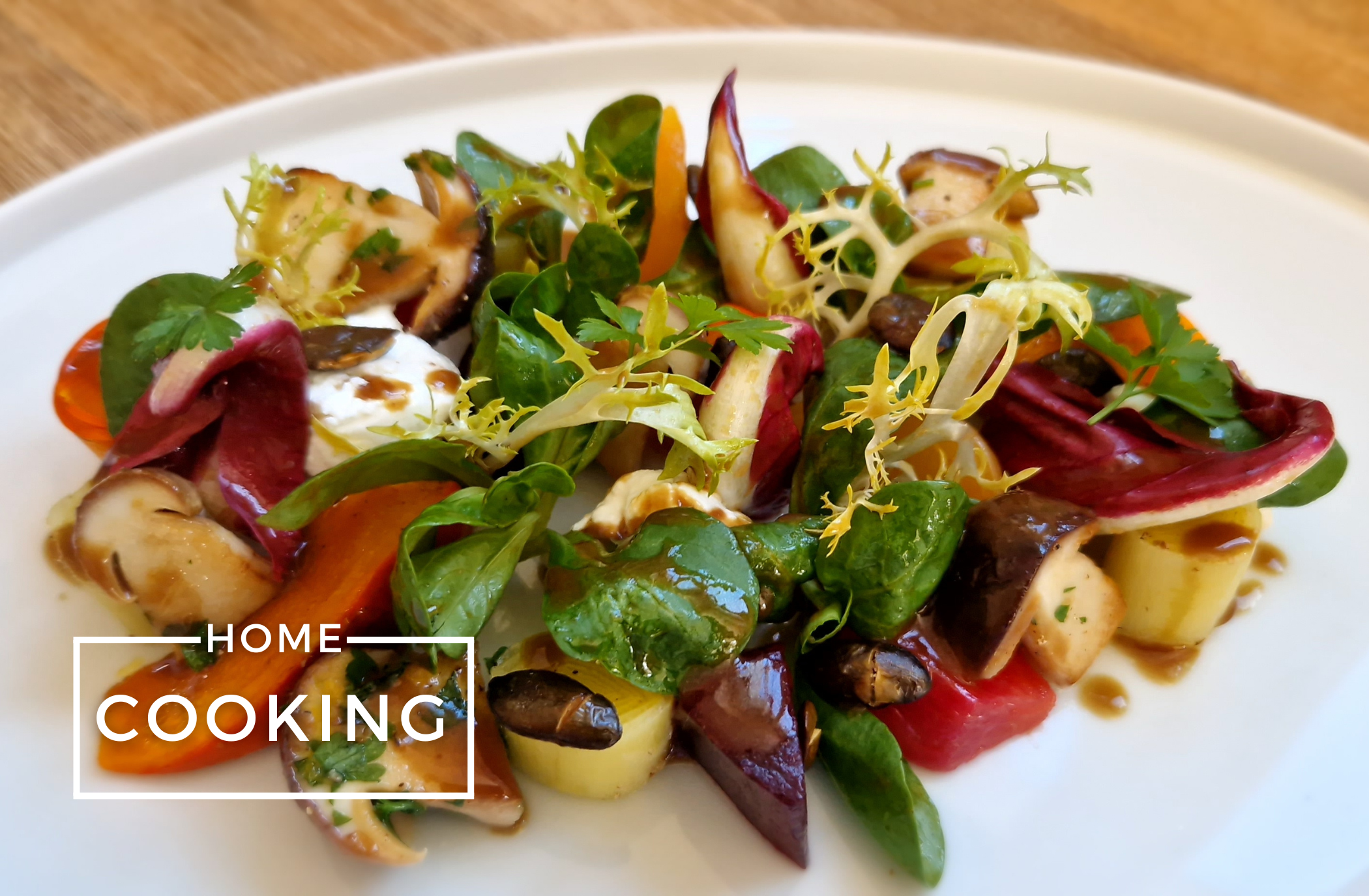 Marinierte Herbstgemüse mit gebratenen Steinpilzen, Burrata und Kartoffel-Kürbiskernöldressing von Andreas Krolik