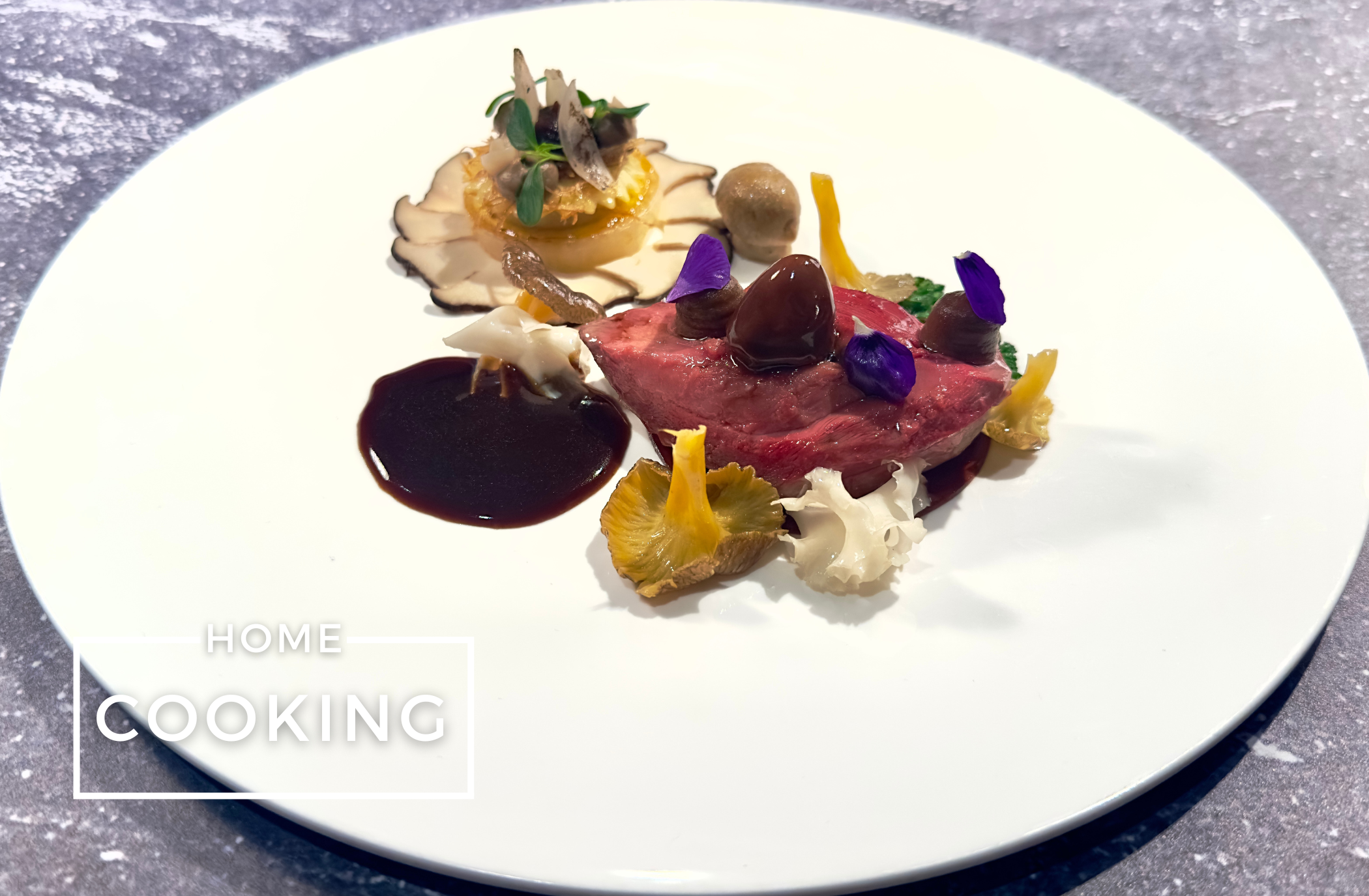 Etouffé-Taubenravioli mit Polenta und Herbsttrompeten von Christian Scharrer