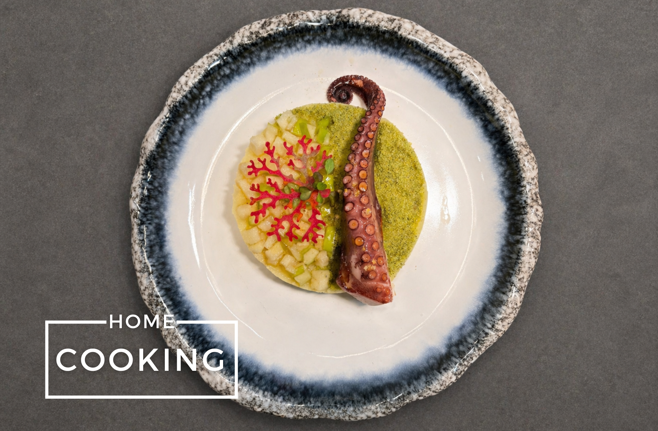 Polipo e Patate – Gegrillter Oktopus auf Kartoffelstampf mit Apfelvinaigrette und feiner Kräuteressenz von Andrea Alesi