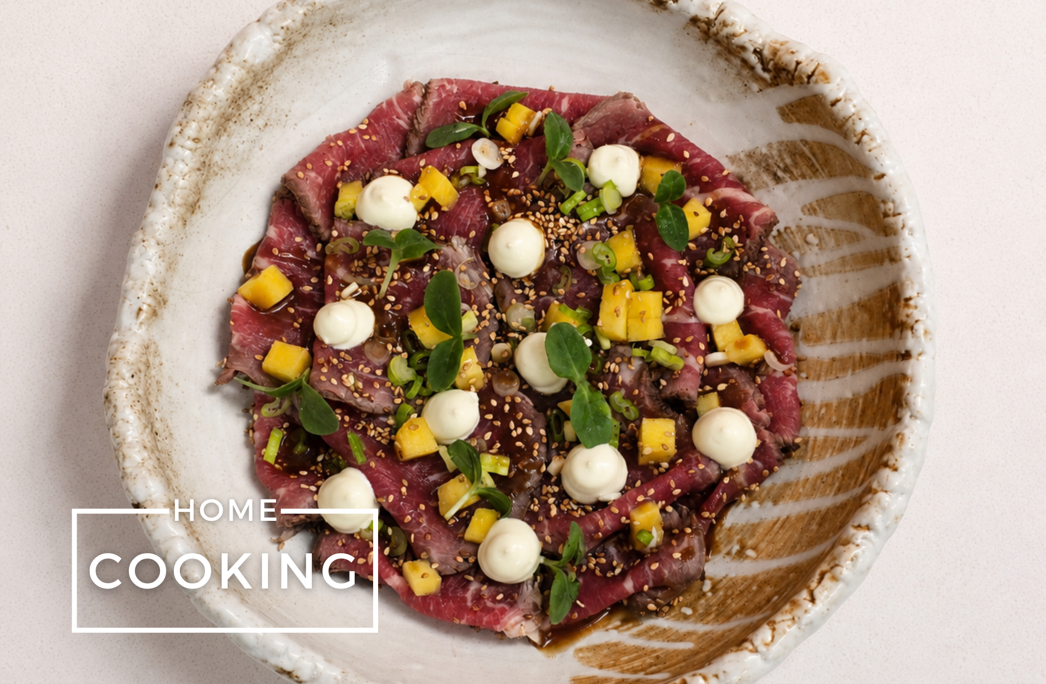 Sommerliches Rindertataki mit Pfirsich, Ponzu und Wasabi-Mayonnaise von Salvatore Fontanazza