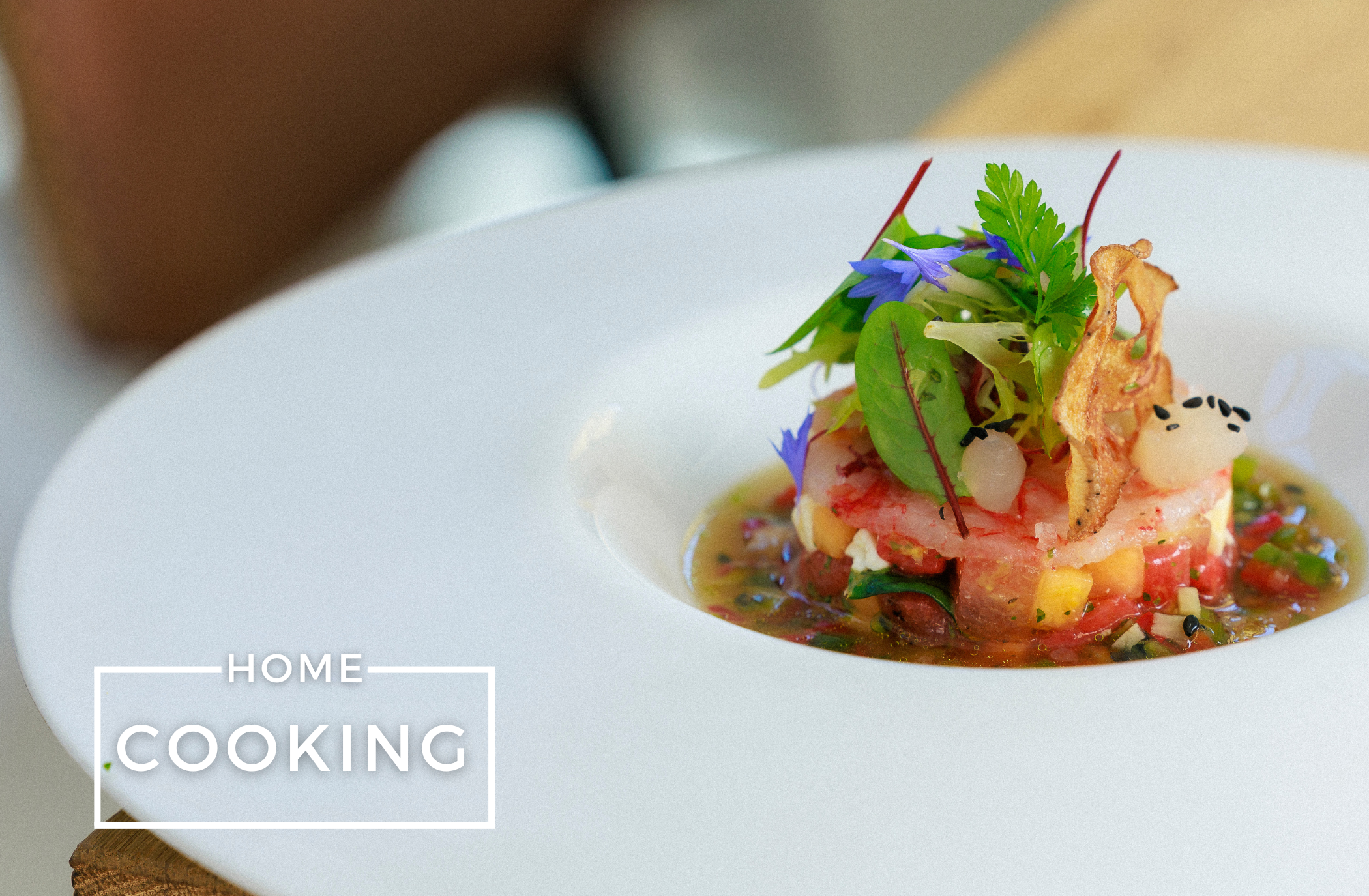 Sommerlicher Melonensalat mit Carabinero-Carpaccio, Bittersalaten, Zitronengel und Jalapeño-Salsa von Marcel Kazda